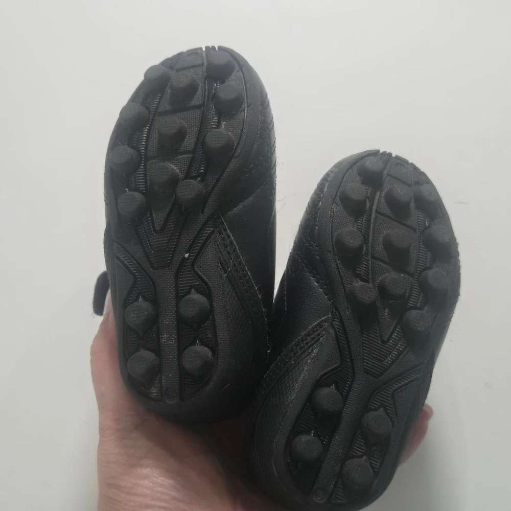 Brava Soccer Toddler Racer Cleats Black Molded 174543 Size 5D Kids Shoes